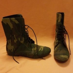 Wild Diva Camouflage Boots